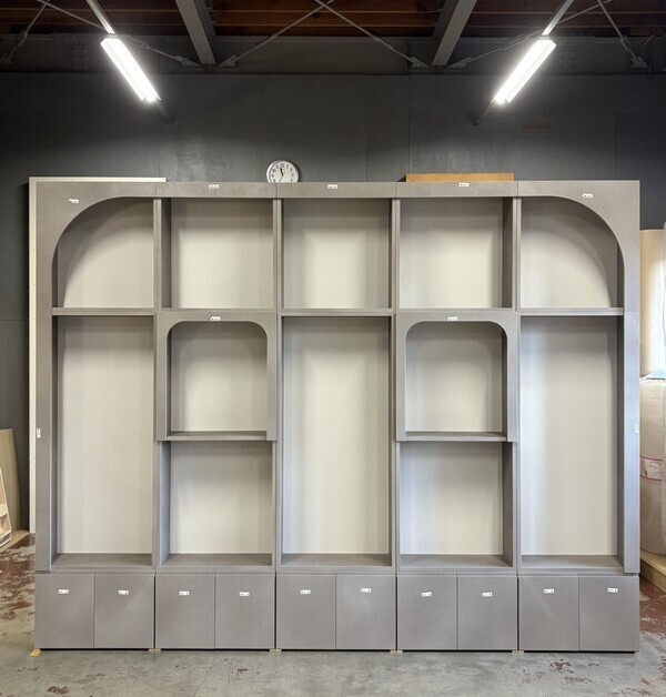 壁面収納　工場